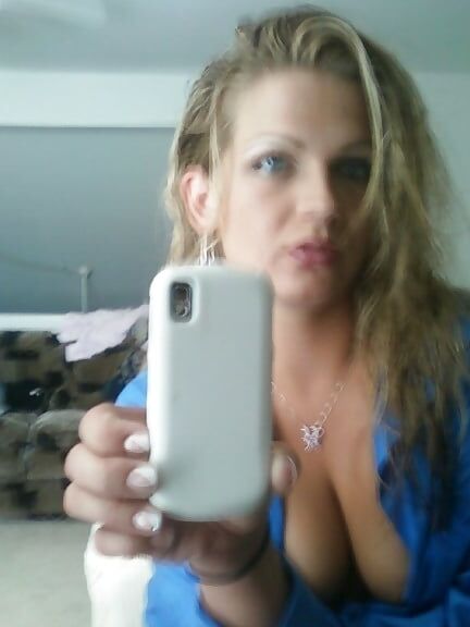 hot blonde poser