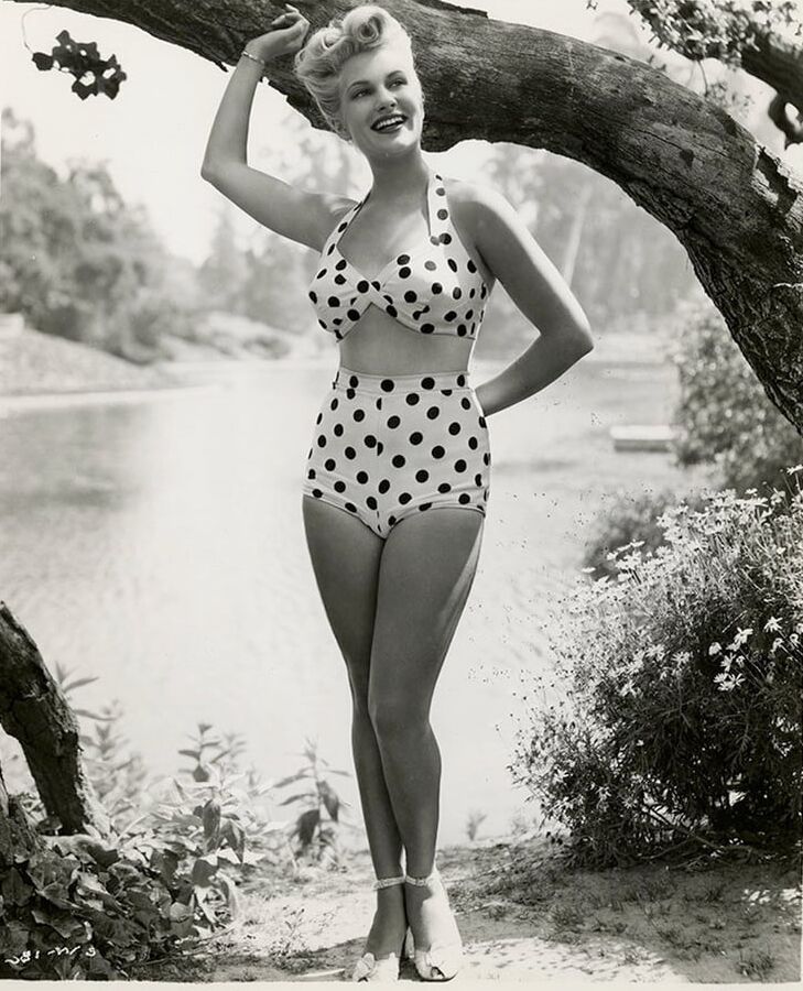 Chili Williams, vintage model