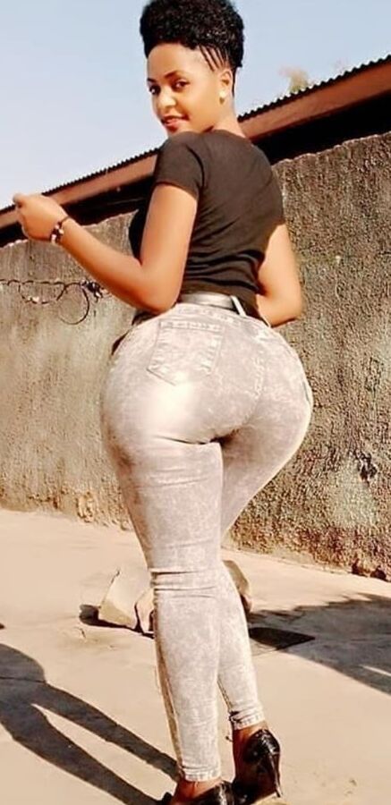 Super cute slim thick bubble booty pear Jessica