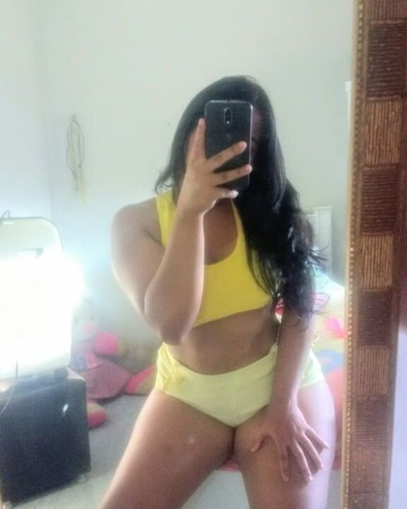 PUTA DO INSTAGRAM: Emily Tamirys