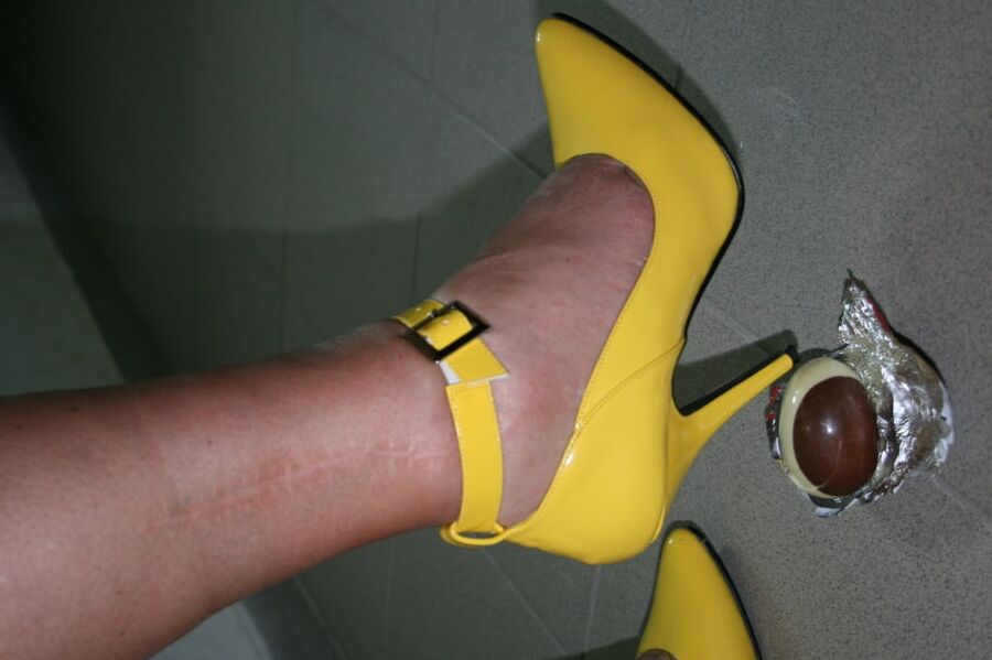 Anna in yellow heels ...