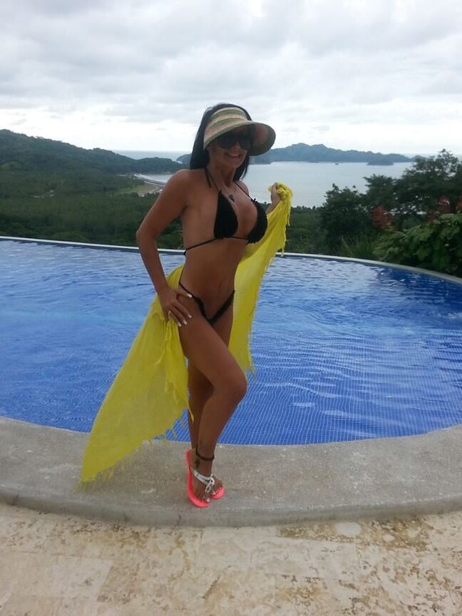 Karolina, Costa Rica (Vol.)