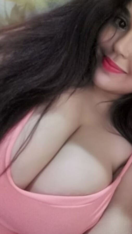 GLEYCE MILF WITH HUGE TITS