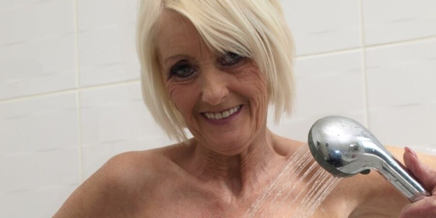 Gilfs Milfs faces to cum