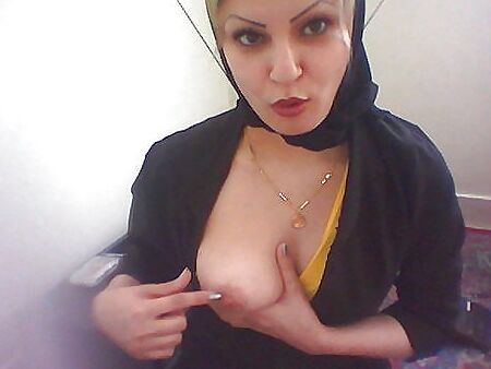 Arab boobs