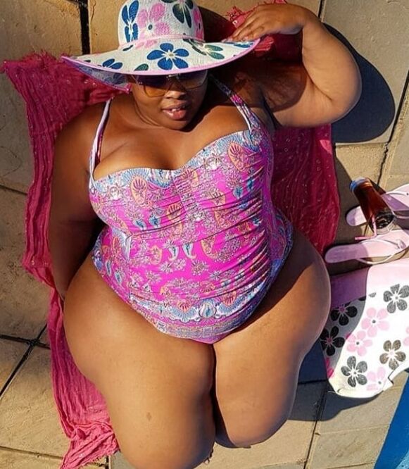 Huge booty mega hip african ssbbw pear lana