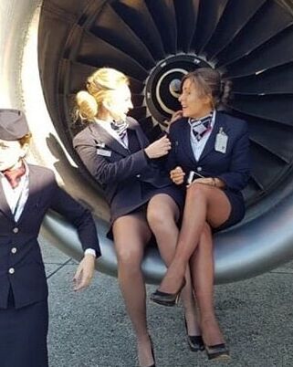 Matures Upskirt in Pantyhose