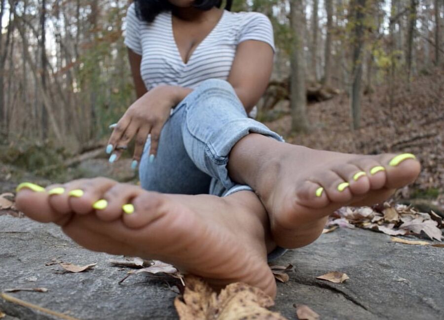 sexy BLACK toes and soles pt