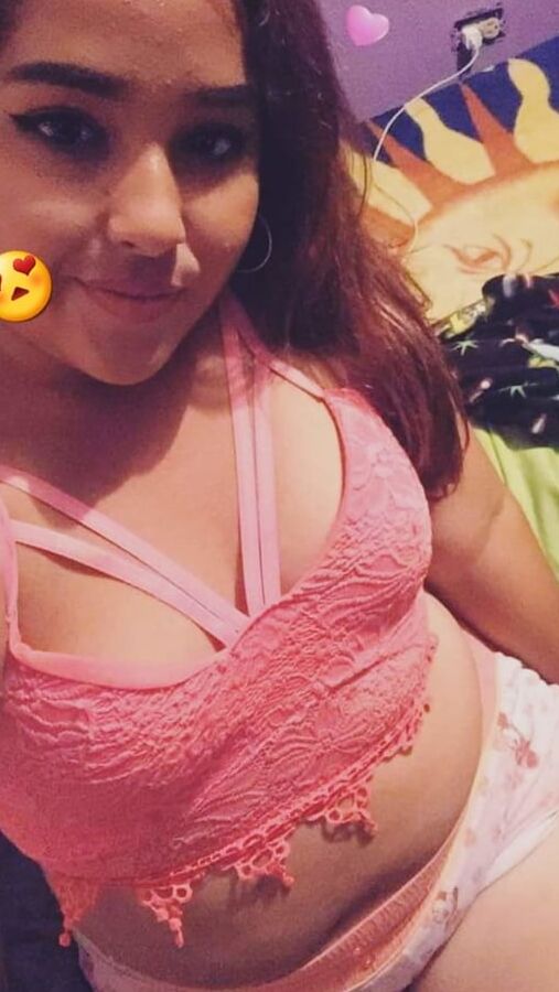 Rosa isela nalgona