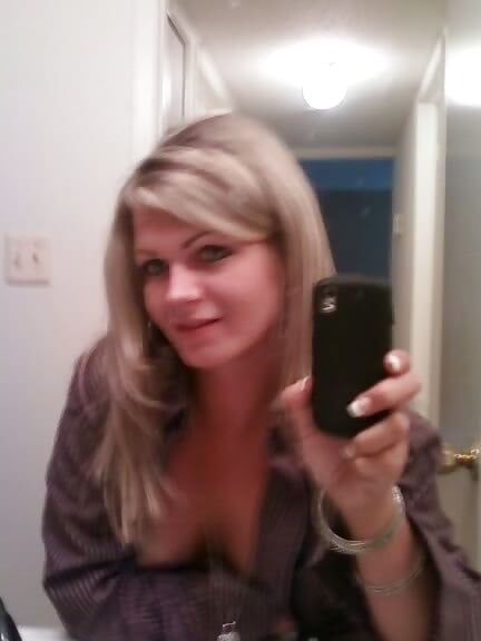hot blonde poser