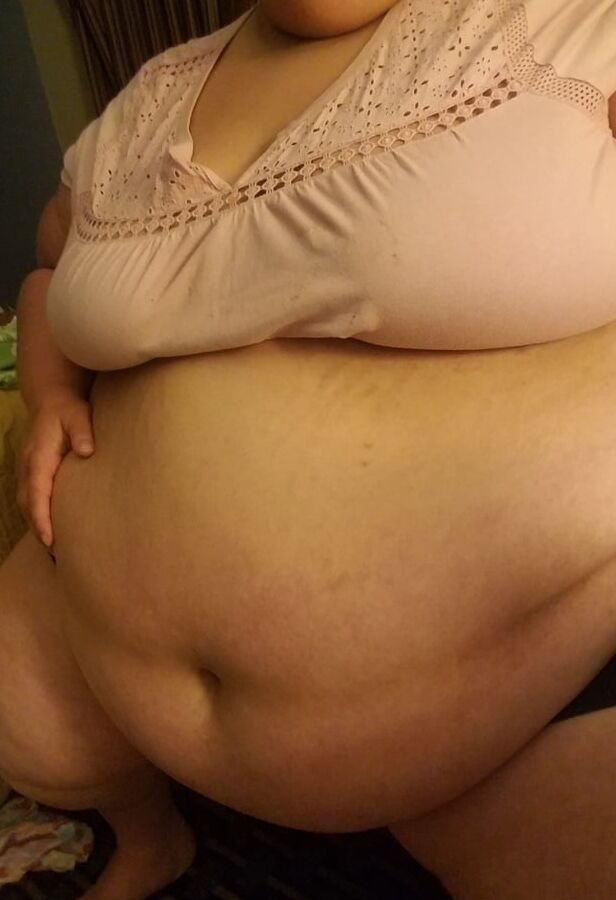 random FAT GIRLS that make me hard