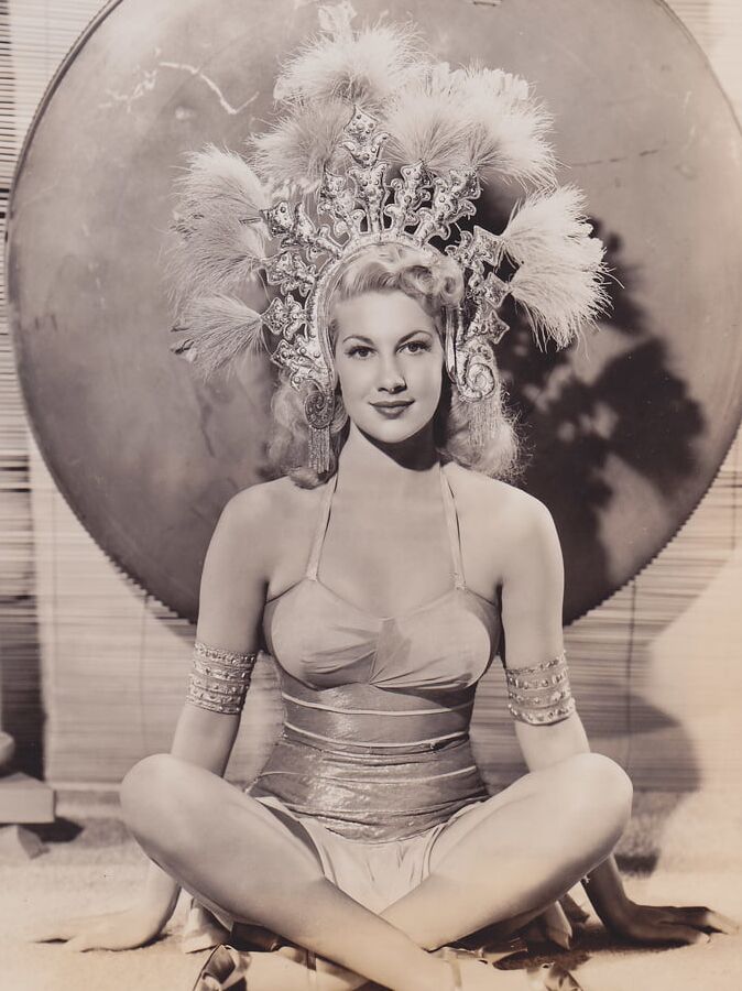 Chili Williams, vintage model