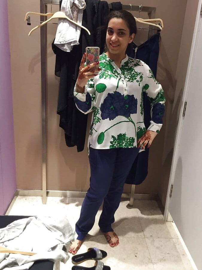 Desi Kashmiri Married Lady