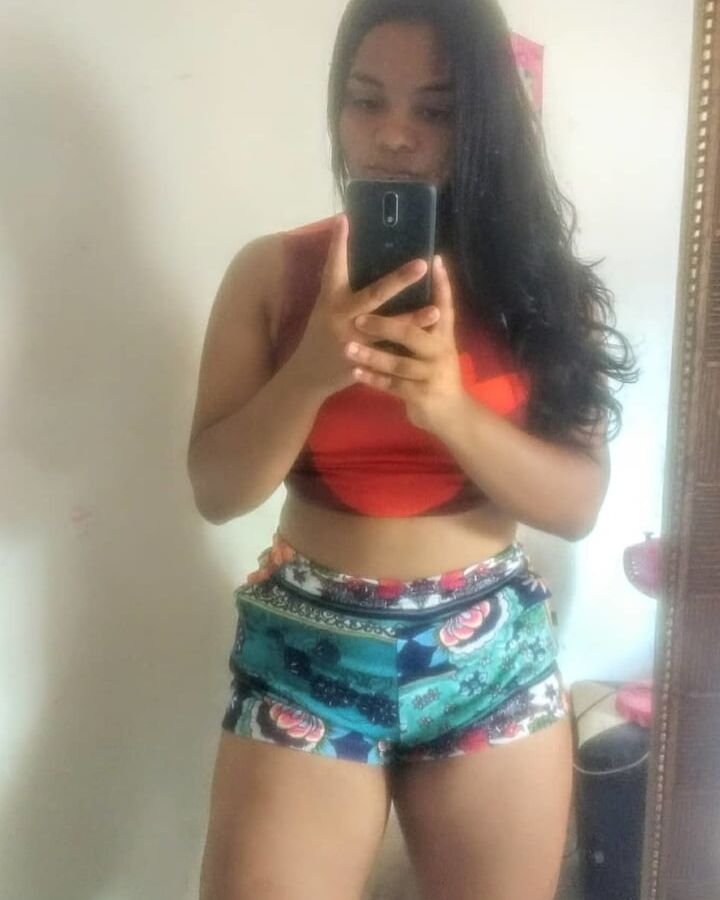 PUTA DO INSTAGRAM: Emily Tamirys