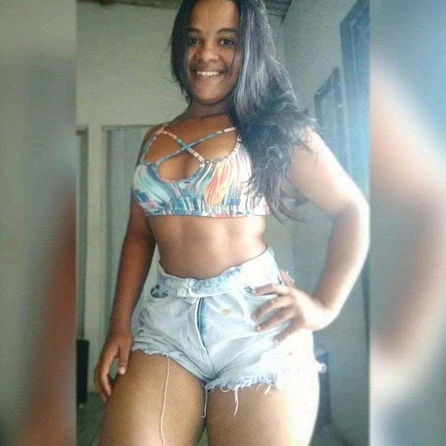PUTA DO INSTAGRAM: Emily Tamirys