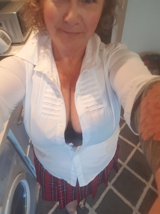 Big Tit Amateur (Jo E Cups)
