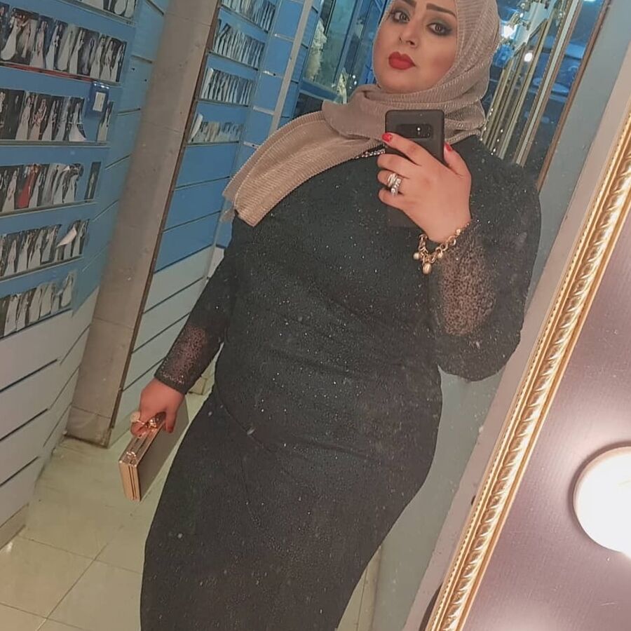 HIJABI SLUTS KOPFTUCHSCHLAMPEN MUSLIM