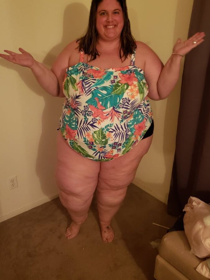 Hoodyman SSBBW . Fat mom pigs exposed .