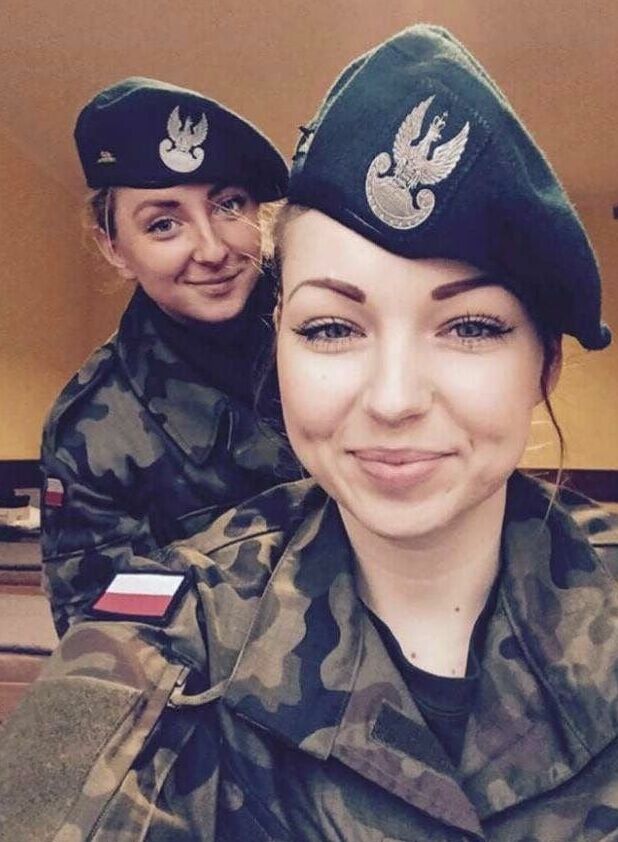 Polish women in uniform