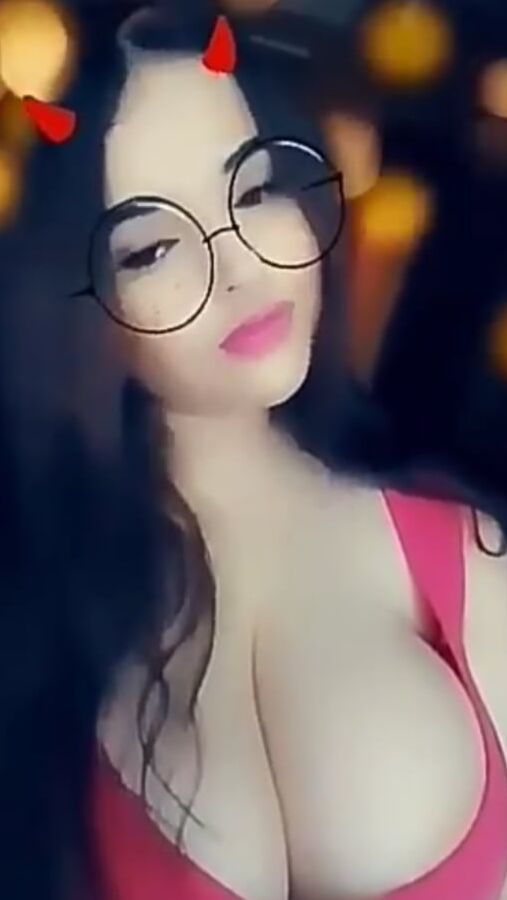 GLEYCE MILF WITH HUGE TITS