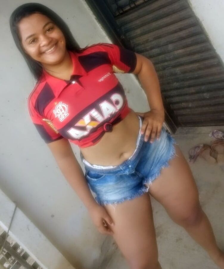 PUTA DO INSTAGRAM: Emily Tamirys