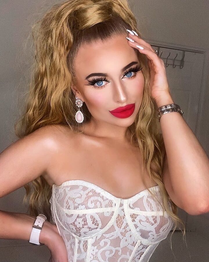 Sexy babe