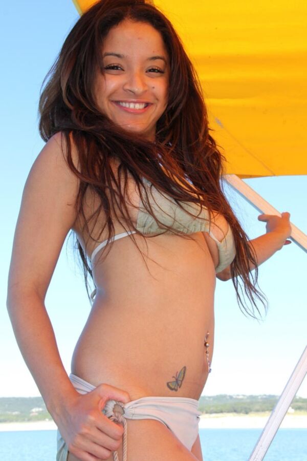 Morena con buenas tetas