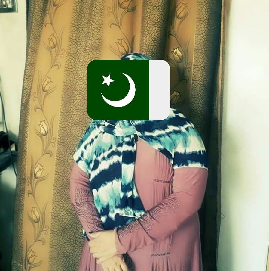 HIJABI SLUTS KOPFTUCHSCHLAMPEN MUSLIM