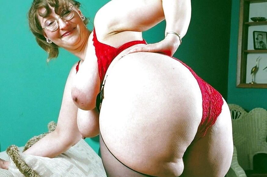 Geile Oma mit Abspritzgarantie