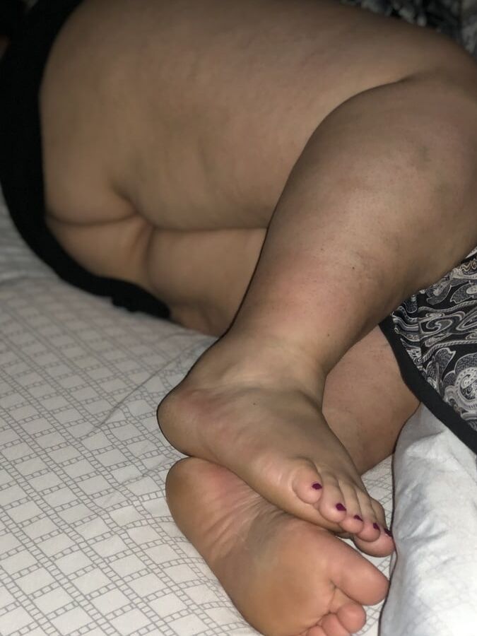 Wifeys beautiful ass and soles pt