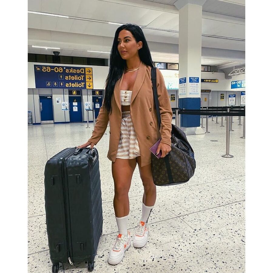 Gorgeous British Milf Grace
