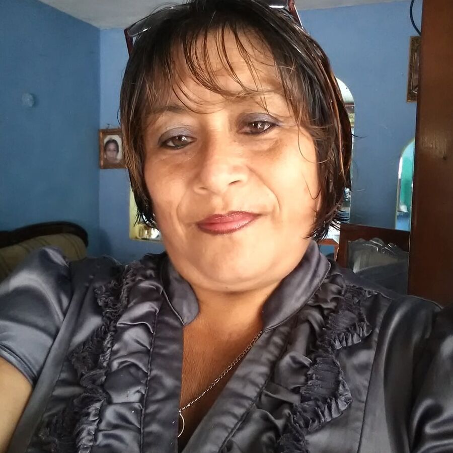 Argelia Madura Tosca y Tetona - Mexican Mature mom