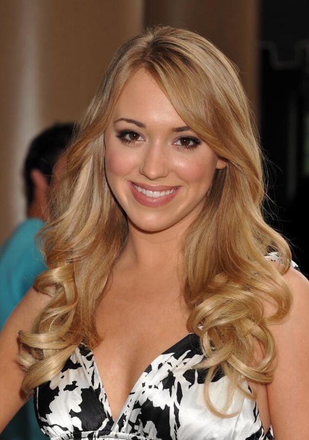 Andrea Bowen