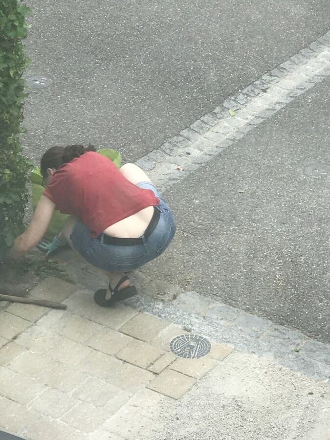 Devote Nachbarin Teil