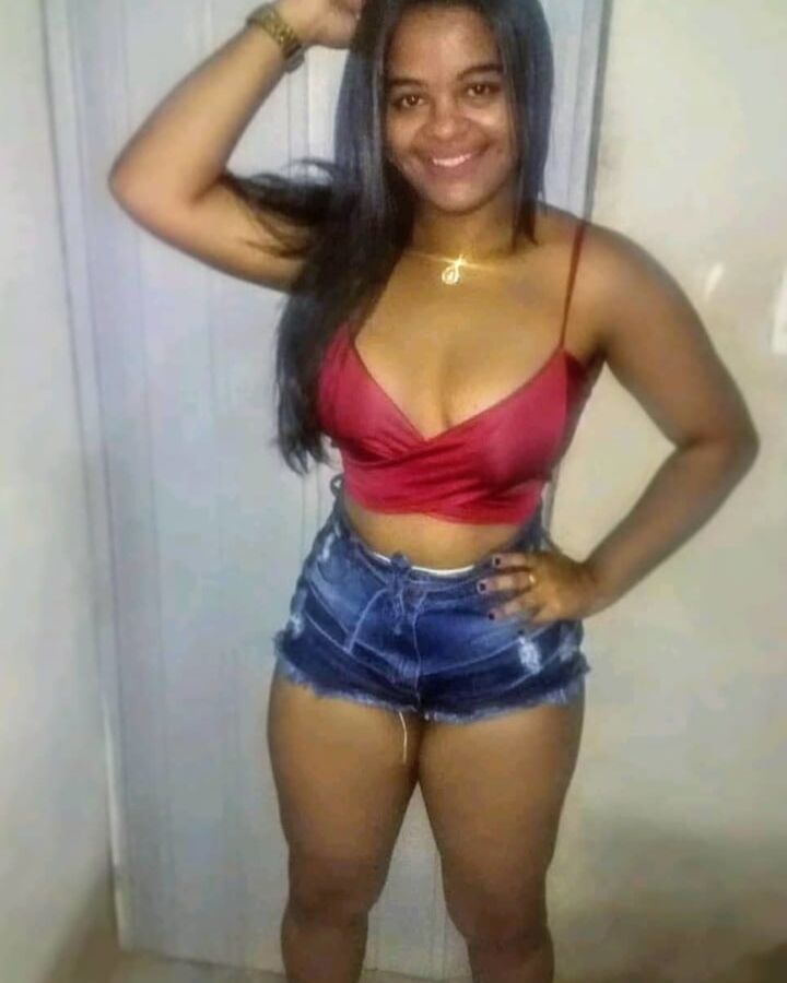 PUTA DO INSTAGRAM: Emily Tamirys