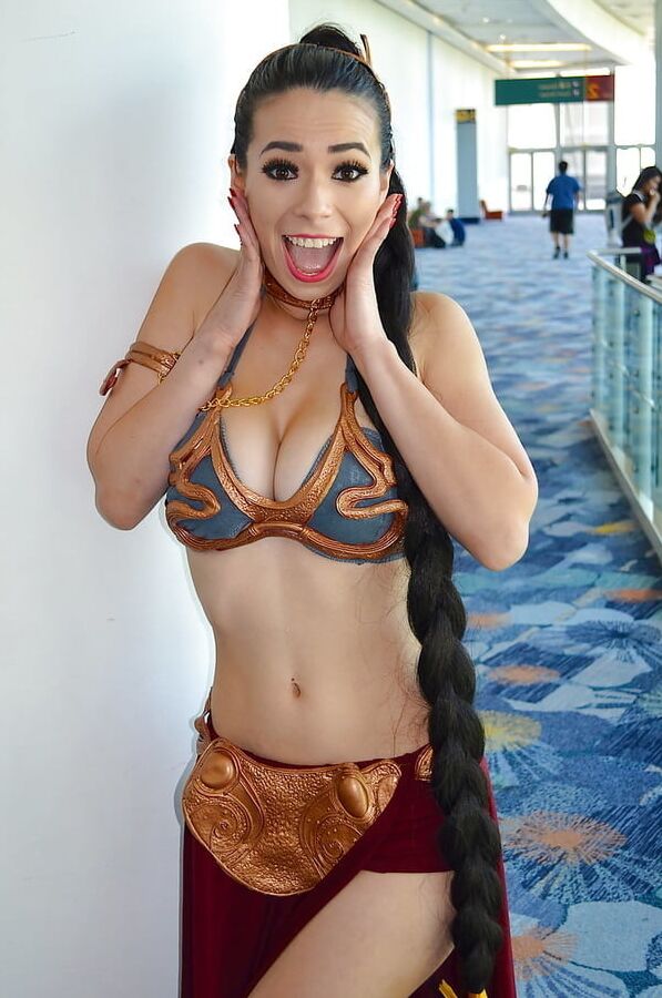 SLAVE LEIA A DAY