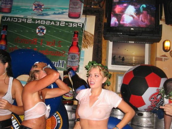 which one of thes flashing hotties you like?