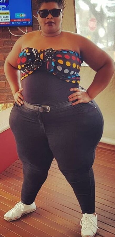 Huge booty mega hip african ssbbw pear lana