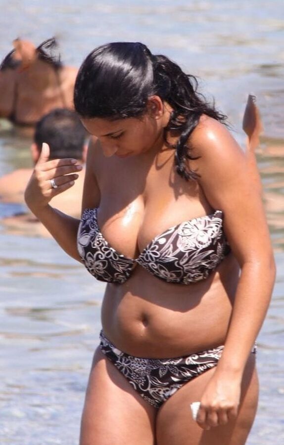 BoobsBikini