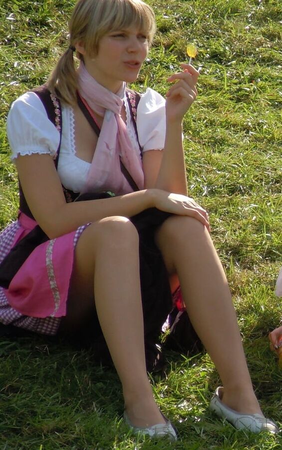 Dirndl Cunts in Nylon