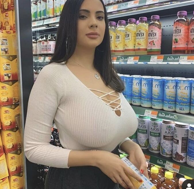 Insta No Bra needed