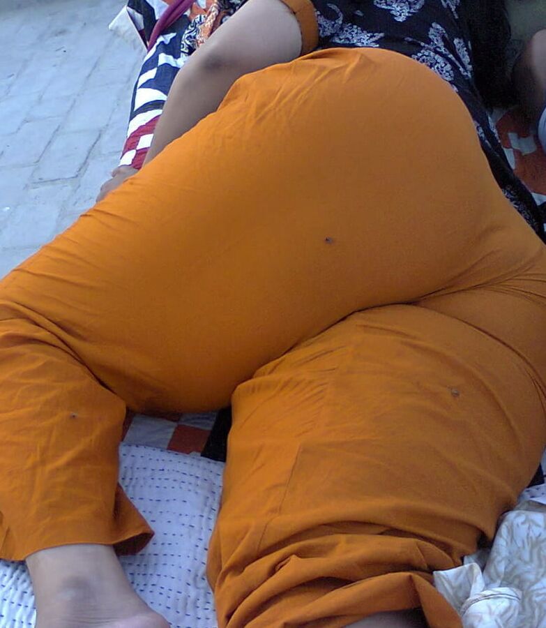 Meet my uncles girlfriend.who suck my cock.watch video