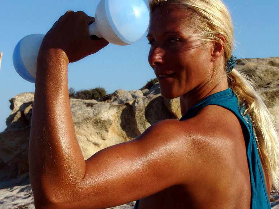 Michelle Berger Muscular Mature Nudist Blonde Dyed Pubes