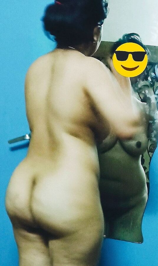 Nude wife Jaya
