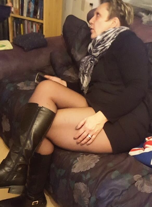 Sub slave Pat_ and wife for exposure
