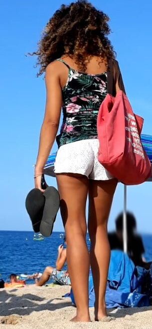 little asses at the beach
