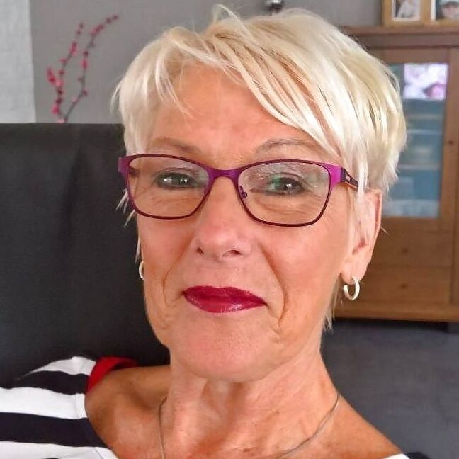 Gilfs Milfs faces to cum