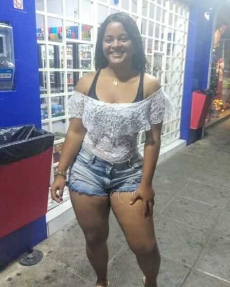 PUTA DO INSTAGRAM: Emily Tamirys