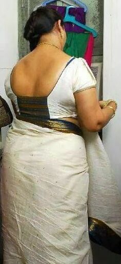 Sexy Indian ladies ass and thighs