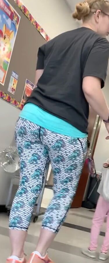 Kindergarten Teacher PAWG Ass